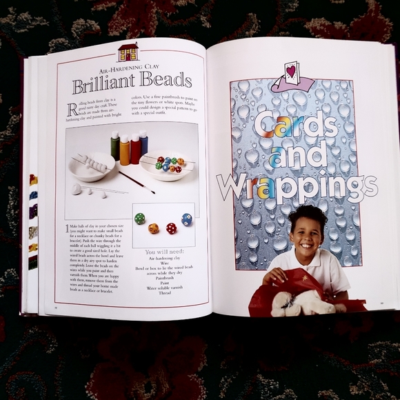 365 Things To Make and Do Book for Kids - Picture 2 of 11